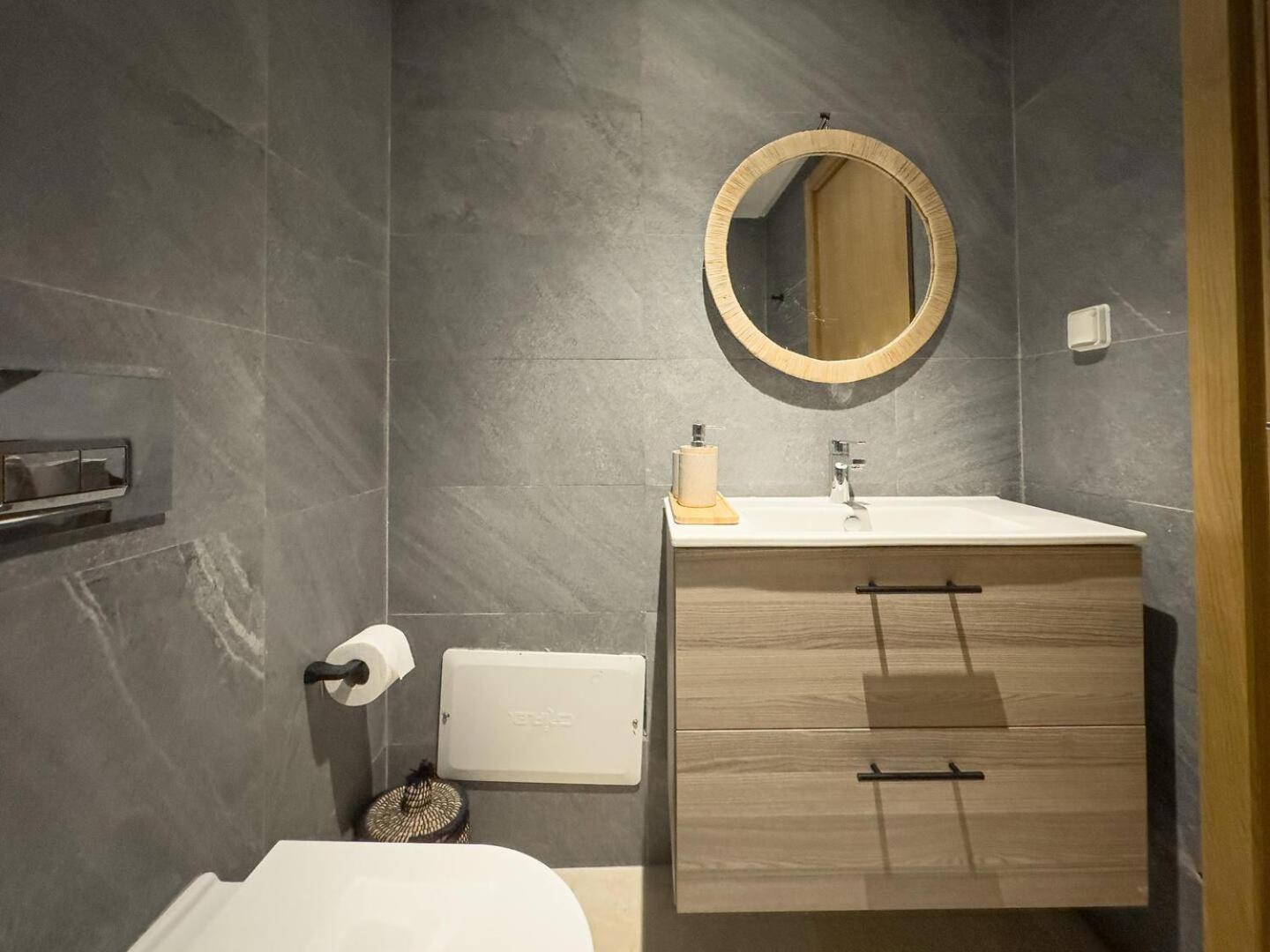 Cosy, Bright Apartment, Residence Pool And Garden Apartment