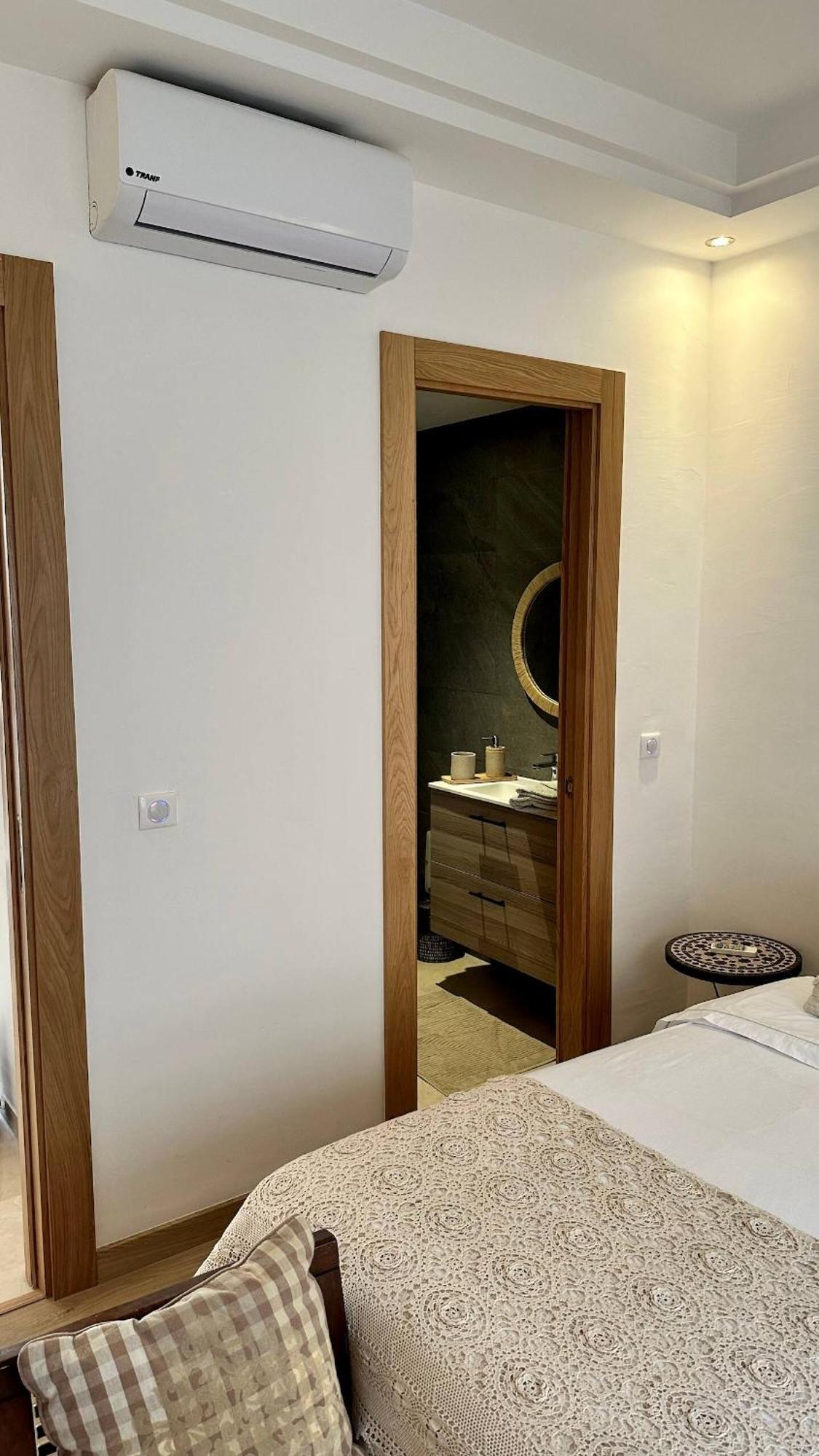 Cosy, Bright Apartment, Residence Pool And Garden