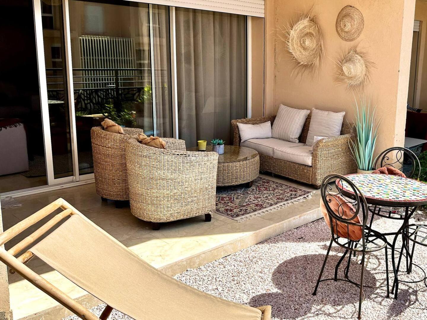 Cosy, Bright Apartment, Residence Pool And Garden Apartment *